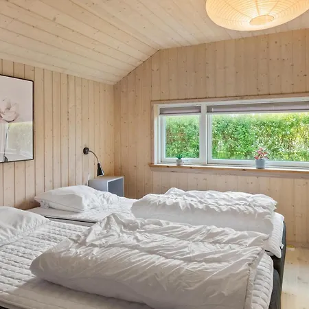 Dom wakacyjny Gorgeous In Vaeggerlose With Sauna