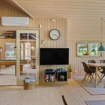 Dom wakacyjny Gorgeous In Vaeggerlose With Sauna Bøtø By