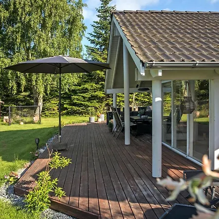 Dom wakacyjny Gorgeous In Vaeggerlose With Sauna Bøtø By