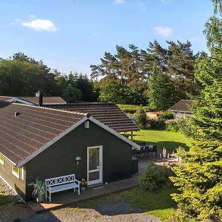 Nice Home In Vaeggerlose With Sauna Prázdninový dům Bøtø By