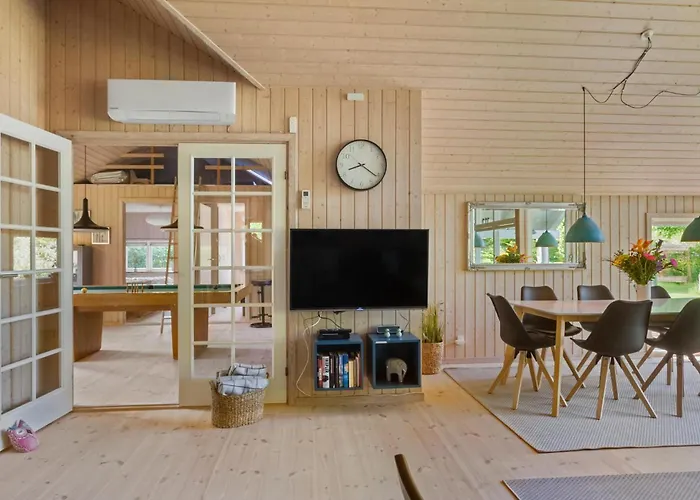 Сasa de vacaciones Gorgeous In Vaeggerlose With Sauna Bøtø By